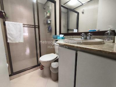Apartamento de 4 alcobas en venta en Laureles, Medellín, 145 m² · foto 11 de 14