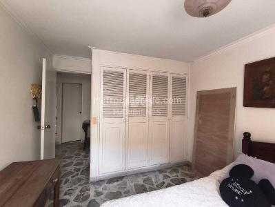 Apartamento de 4 alcobas en venta en Laureles, Medellín, 145 m² · foto 12 de 14