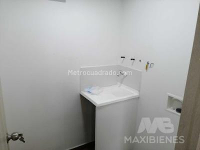 Apartamento de 2 alcobas en venta en Machado, Bello, 68 m² · foto 10 de 13