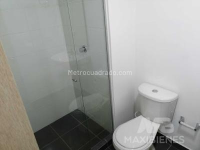 Apartamento de 2 alcobas en venta en Machado, Bello, 68 m² · foto 11 de 13