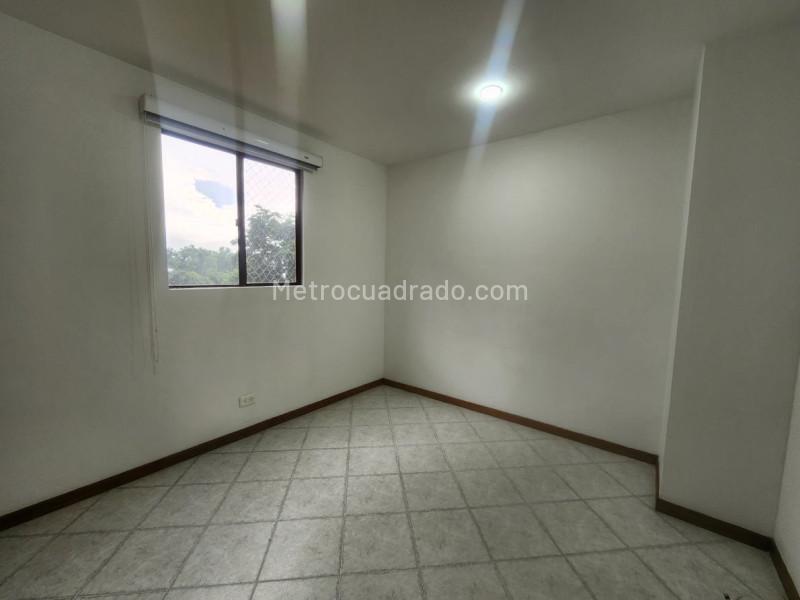Apartamento Cómodo de 3 Alcobas en Patio Bonito - 9