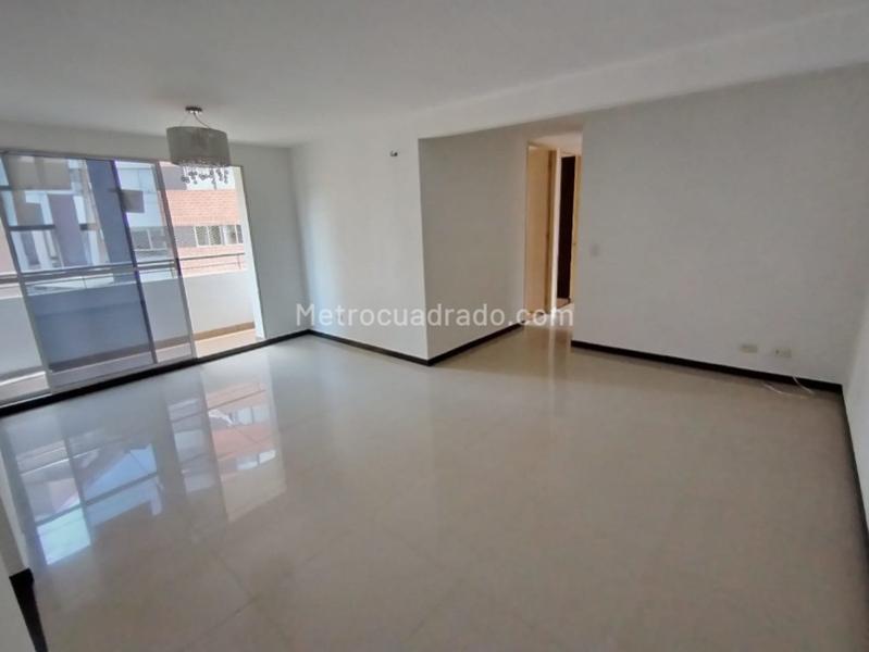 Spacious 3BR Apartment in La Pilarica - 2