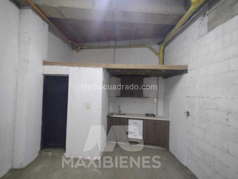 Bodega en Arriendo, Perez, Bello - Más