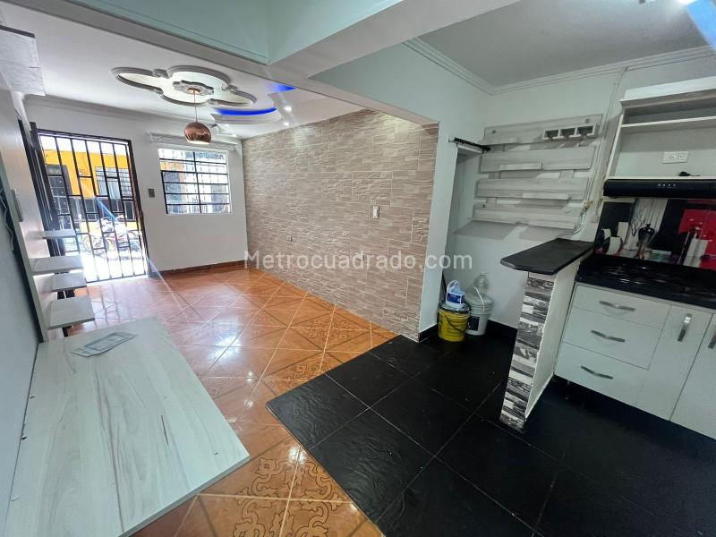 Casa de 3 Alcobas en Arriendo en Castilla, Medellín - 2