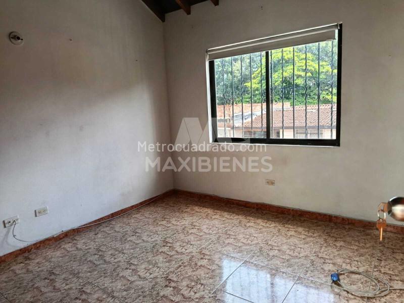 Apartamento Amplio de 3 Alcobas en Campo Amor