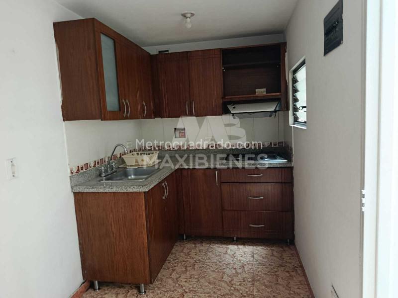 Spacious 3BR Apartment in Campo Amor - 5
