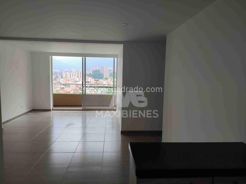 Spacious 3BR Apartment in Belen Loma De Los Bernal - 4