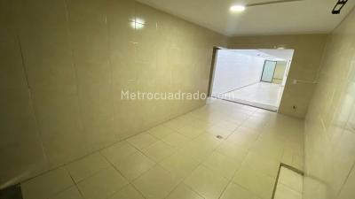 Casa de 2 alcobas en arriendo en Conquistadores, Medellín, 180 m² · foto 3 de 14