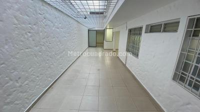 Casa de 2 alcobas en arriendo en Conquistadores, Medellín, 180 m² · foto 5 de 14