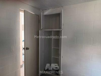 Apartamento de 2 alcobas en venta en Bucaros, Bello, 60 m² · foto 2 de 14