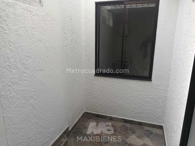 Apartamento de 2 alcobas en venta en Bucaros, Bello, 60 m² · foto 3 de 14