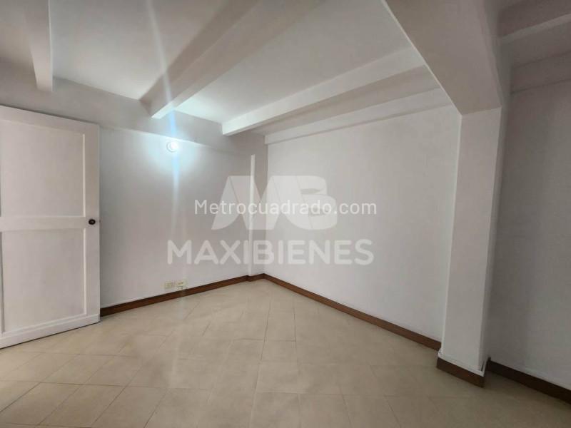 Apartamento Amplio de 3 Alcobas en Patio Bonito - 9