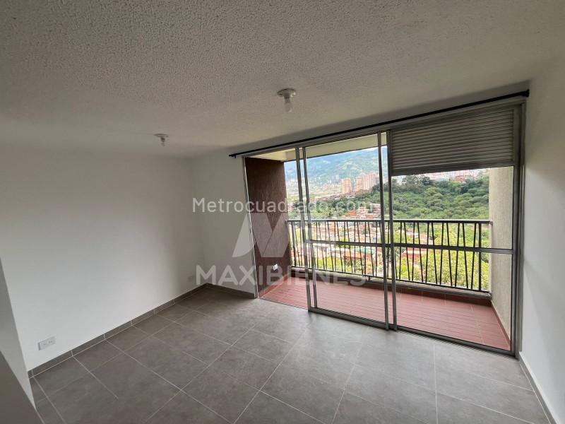 3BR Apartment in Santa Maria La Nueva (70 m²) - 3