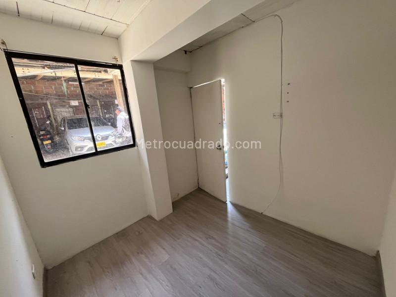 Apartamento en Arriendo en El Socorro de 2 Alcobas con Pisos Laminados