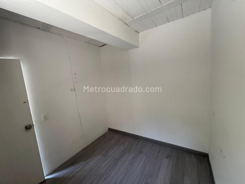 2BR Apartment for Rent in El Socorro (Laminated Floors) - 2