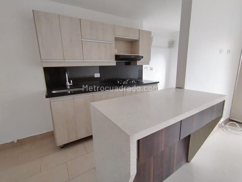 Apartamento Amplio de 3 Alcobas en Pilarica