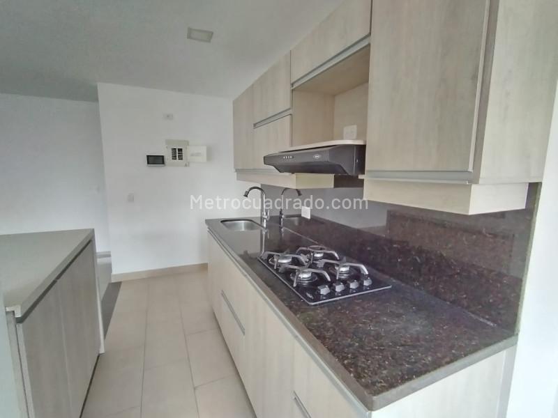 Spacious 3BR Apartment in Pilarica - 2