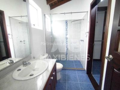 Casa en arriendo en El Poblado, Medellín · foto 5 de 20