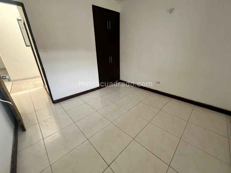 Functional 4BR Apartment in Cordoba - 2
