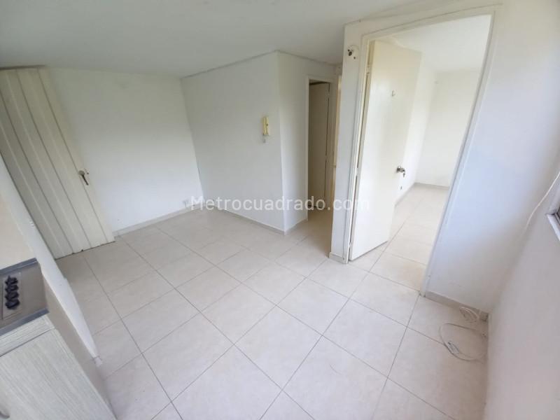 Apartamento de 2 Alcobas en San Javier, Medellín con Gas y Clósets