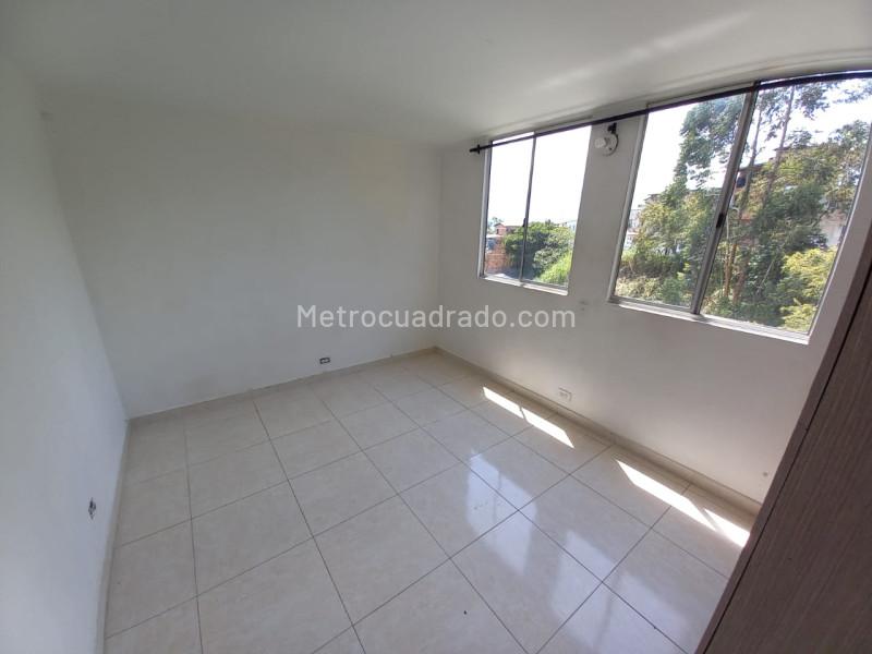 2BR Apartment in San Javier, Medellín with Gas & Closets - 2