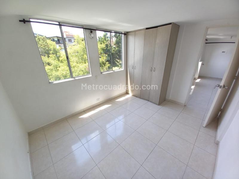 2BR Apartment in San Javier, Medellín with Gas & Closets - 4