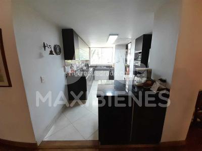 Apartamento de 4 alcobas en venta en La Florida, Medellín, 178 m² · foto 3 de 20