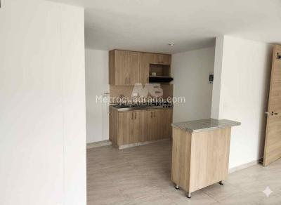 Apartamento de 3 alcobas en venta en Bello, Bello, 66 m² · foto 2 de 12