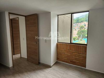 Apartamento de 3 alcobas en venta en Bello, Bello, 66 m² · foto 5 de 12