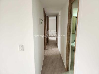 Apartamento de 3 alcobas en venta en Bello, Bello, 66 m² · foto 8 de 12