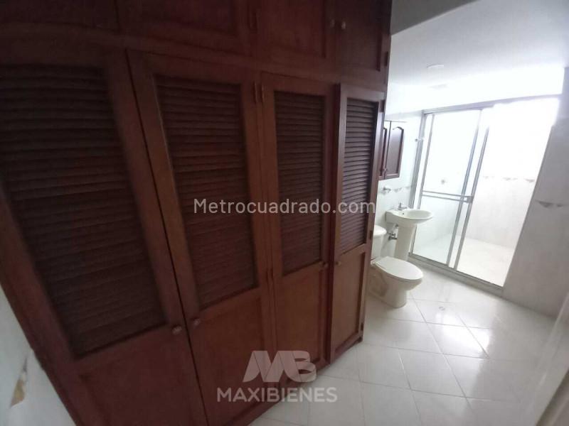Spacious 4BR House in Estadio with Great Access - 8