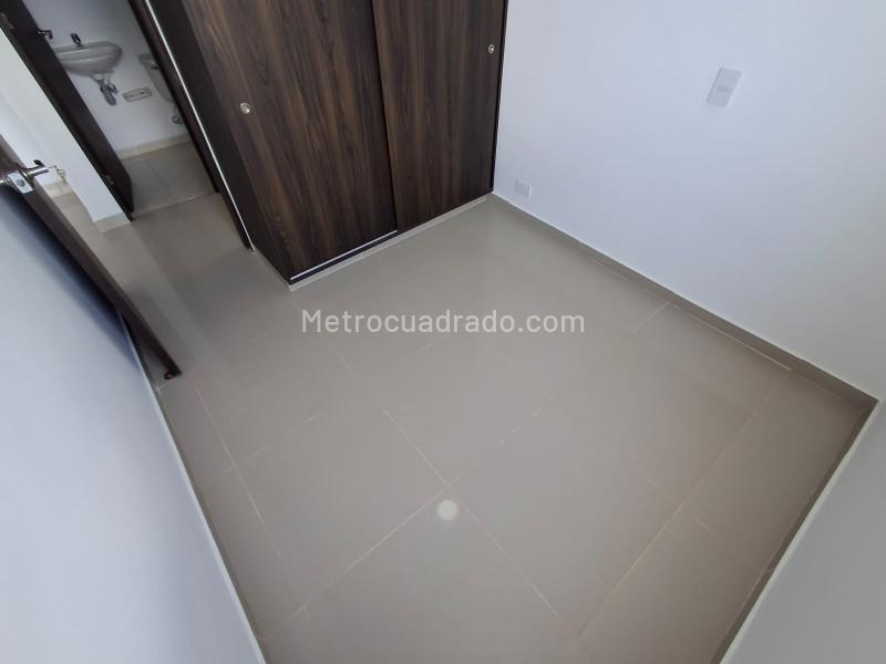 3BR Apartment with Parking in Pajarito - 5