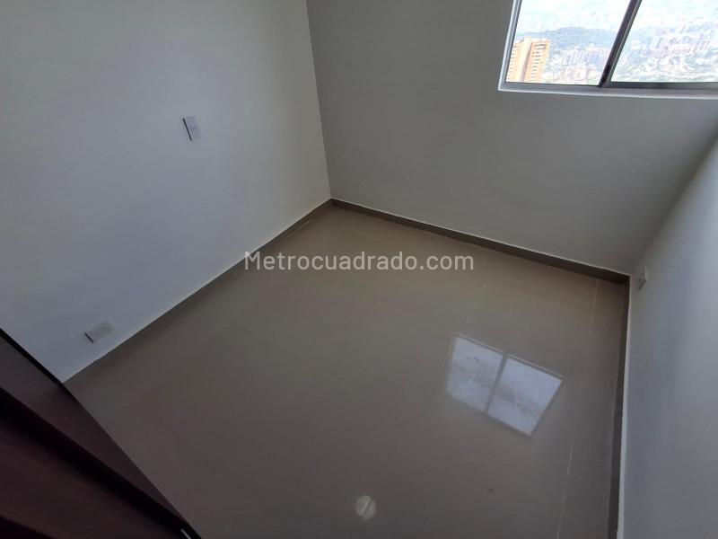 3BR Apartment with Parking in Pajarito - 6