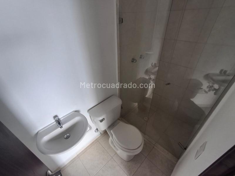 3BR Apartment with Parking in Pajarito - 9