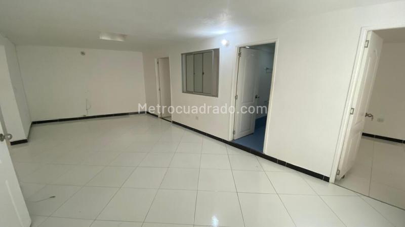 Bright 3BR Apartment in Santa Monica - 4