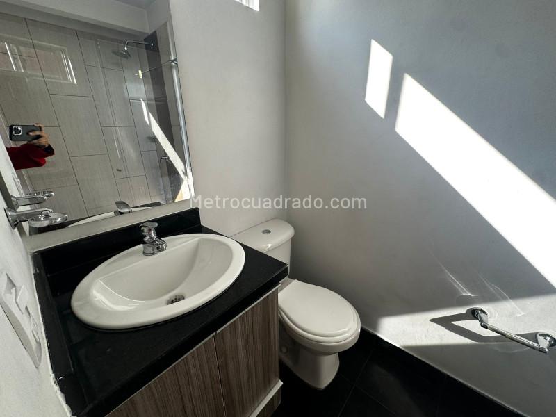 Apartamento de 2 Alcobas con Terraza en El Danubio - 7