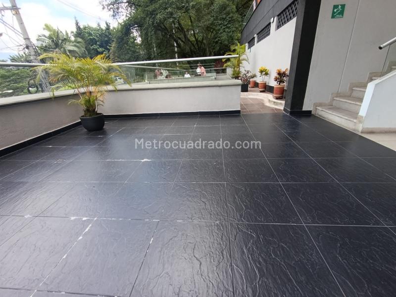 Apartamento Amplio de 3 Alcobas en La Loma del Indio - 3