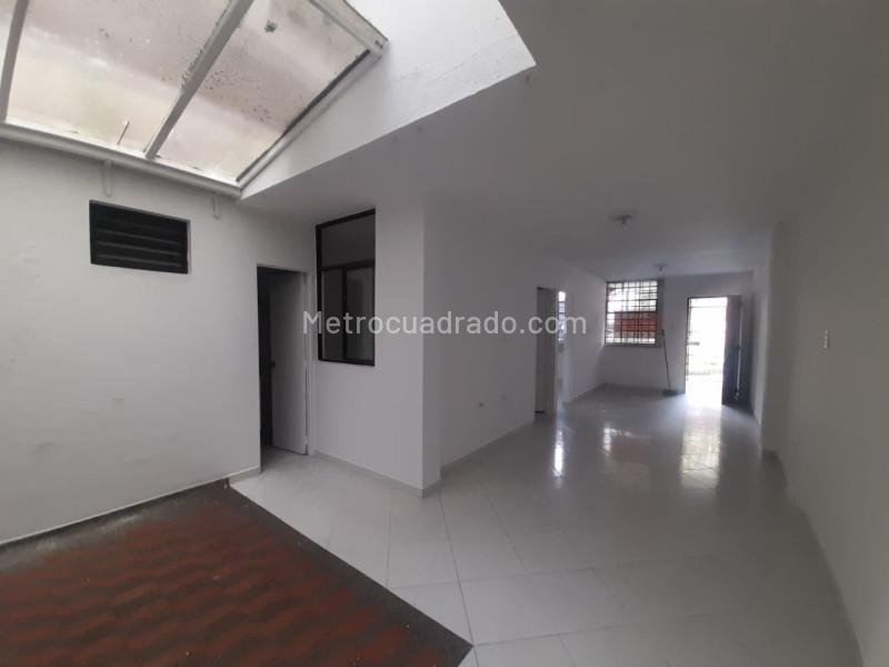 Spacious 4BR Apartment in Boston - 7