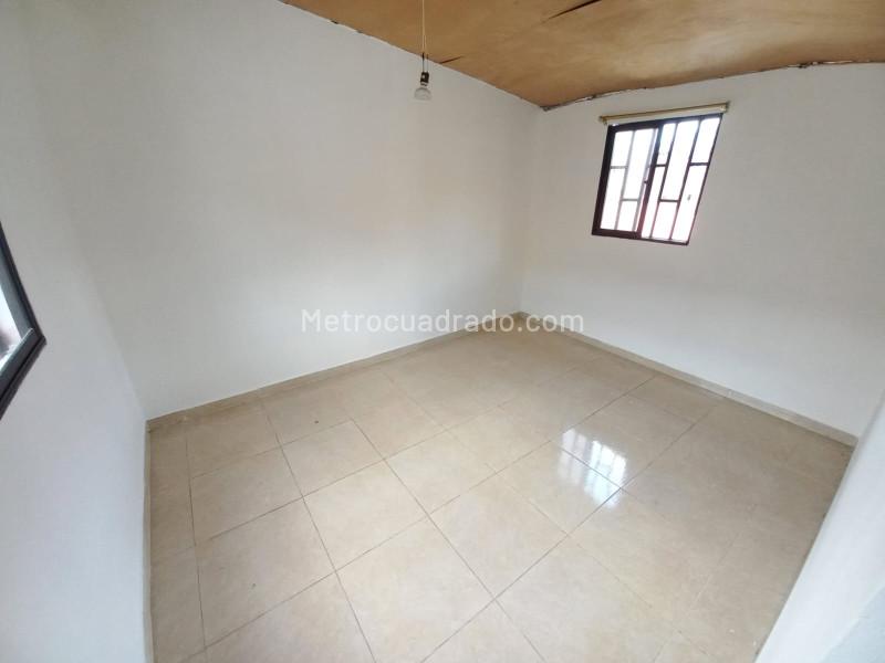 Casa Dúplex Ideal de 5 Alcobas para Alquilar en El Socorro - 3