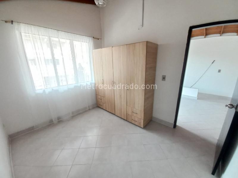 Casa Dúplex Ideal de 5 Alcobas para Alquilar en El Socorro - 4