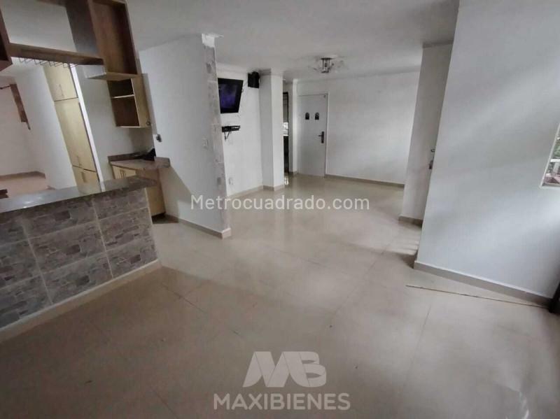 3BR Apartment for Rent in Laureles (La Castellana) with Balcony - 4