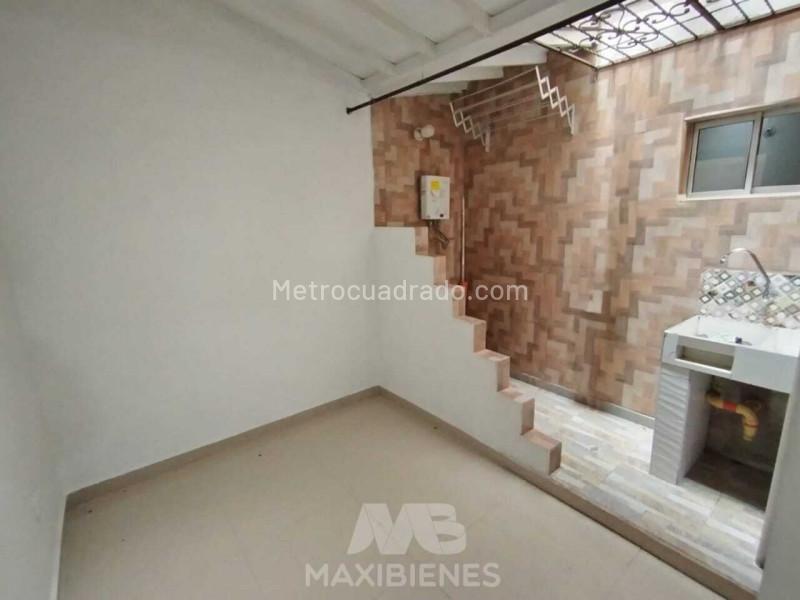 3BR Apartment for Rent in Laureles (La Castellana) with Balcony - 6