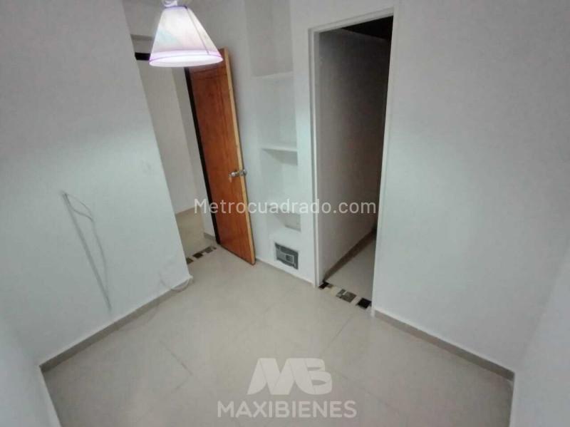 3BR Apartment for Rent in Laureles (La Castellana) with Balcony - 9