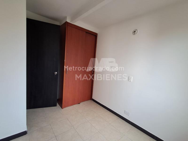 Apartamento de 3 Alcobas en Los Colores con Piscina y Gimnasio - 8
