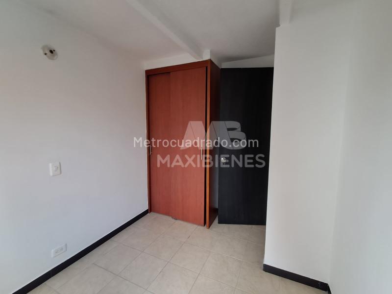 Apartamento de 3 Alcobas en Los Colores con Piscina y Gimnasio - 9