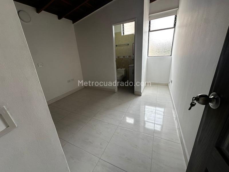 Cozy 3BR Apartment in La Floresta - 4