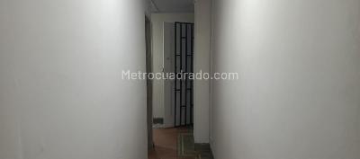 Apartaestudio en venta en La Candelaria, Medellín, 56 m² · foto 9 de 10