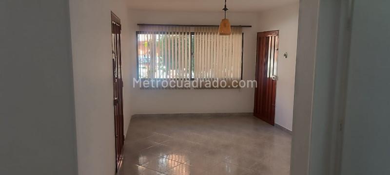 Bright 4BR House in La America