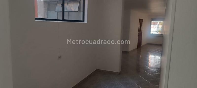 Casa Brillante de 4 Alcobas en La América - 3