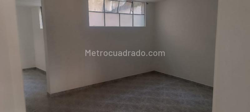 Casa Brillante de 4 Alcobas en La América - 4